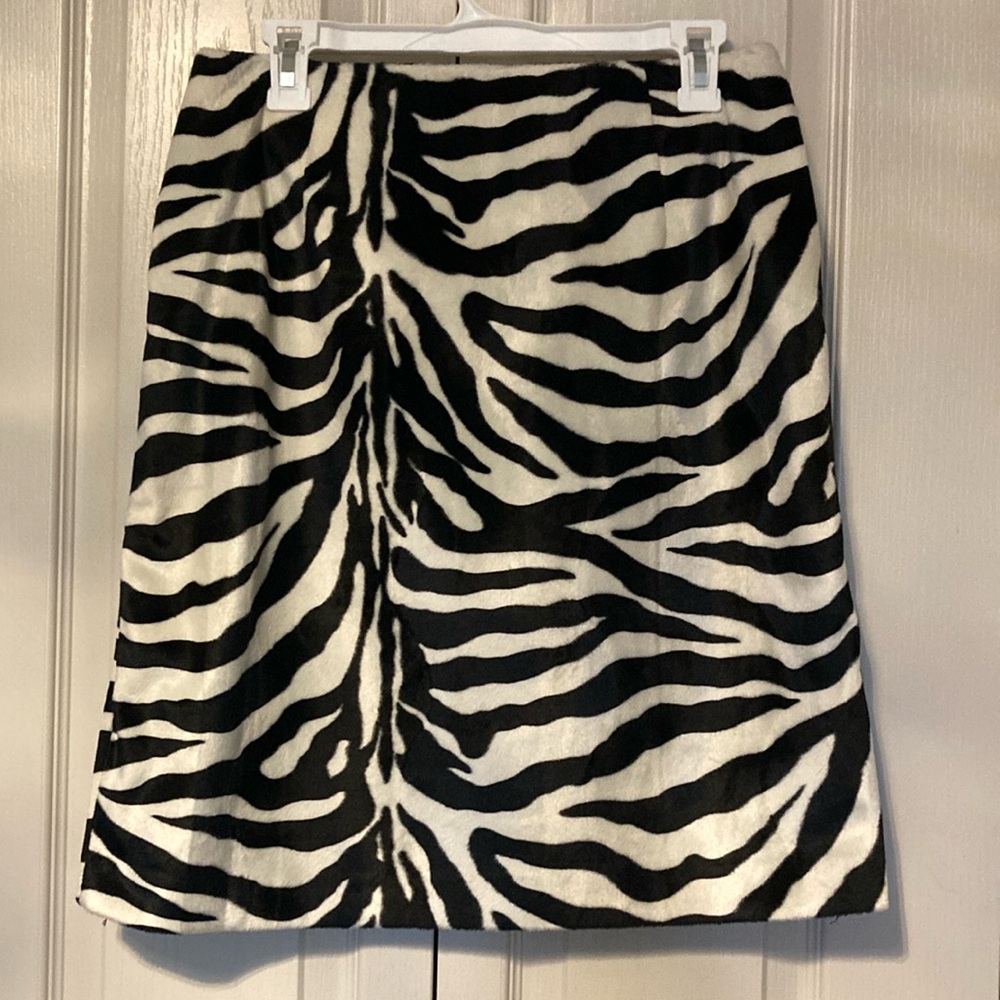 EUC Focus 2000 by Charles Glueck zebra print skirt. Size 12. Super edgy and sexy